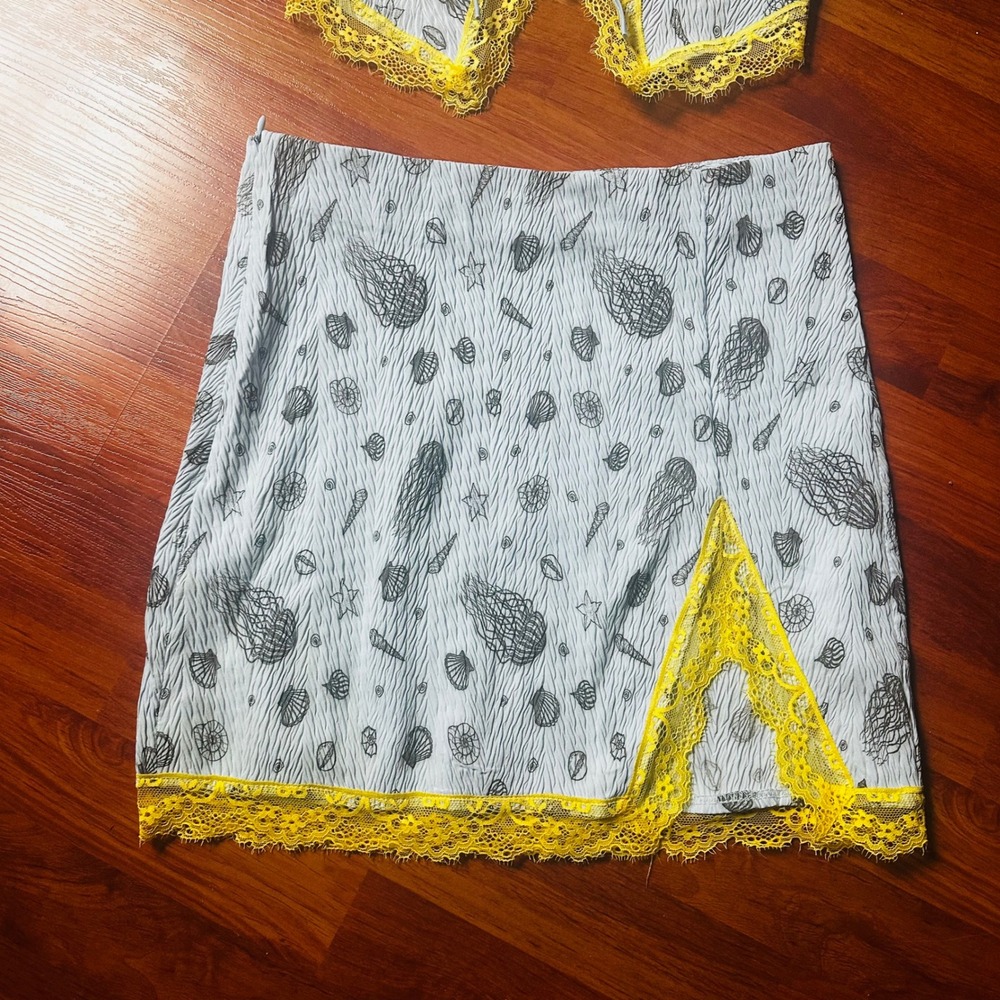 Cider Coastal Seashell Lace Trim Cami Top Mini Skirt 2 Piece Set - Picture 4 of 8